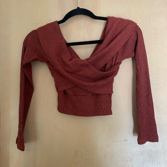 Long sleeve burnt orange crop top from Windsor size small - Picture 2 of 4